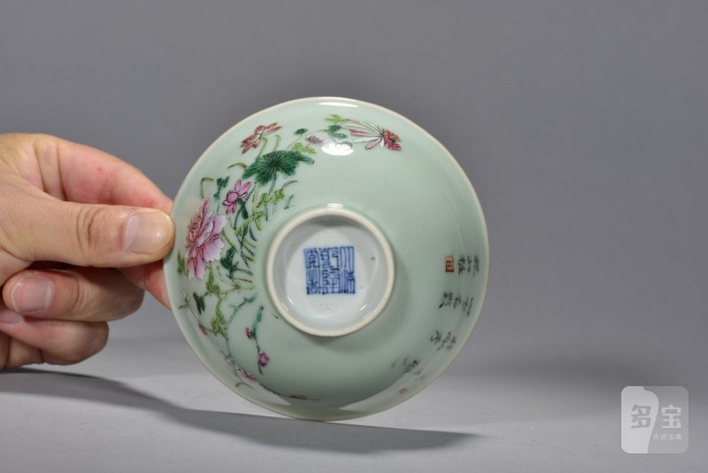 清乾隆 青釉粉彩四季花卉诗文碗 - 图4
